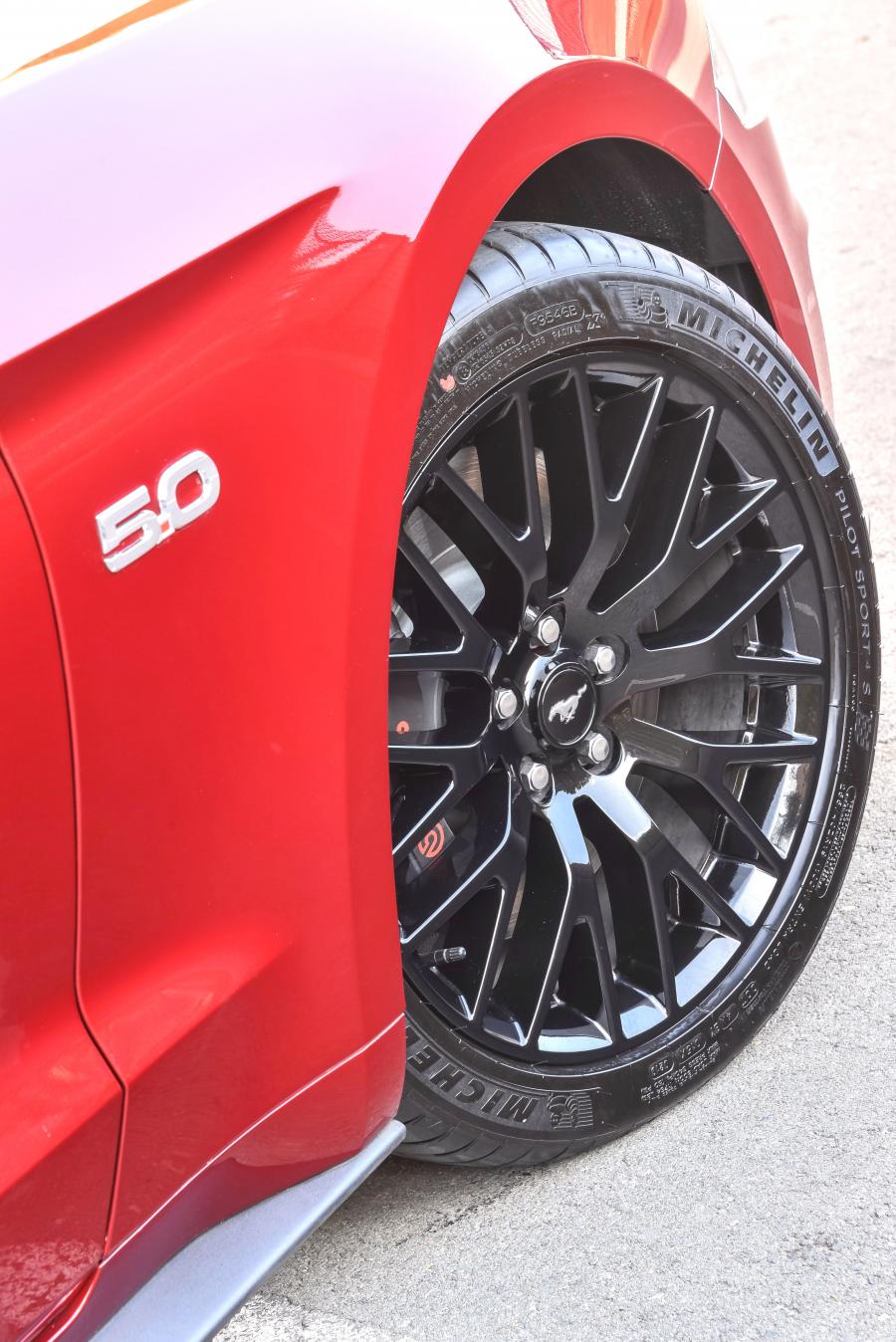 Колеса Ford Mustang GT Fastback 2019 года  (ZA) (фото 40 из 44)
